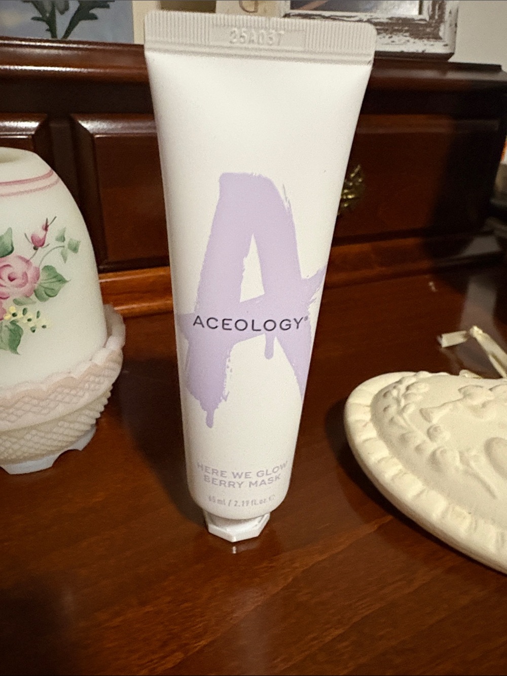 Aceology - Here We Glow Berry Mask - Lavender/White